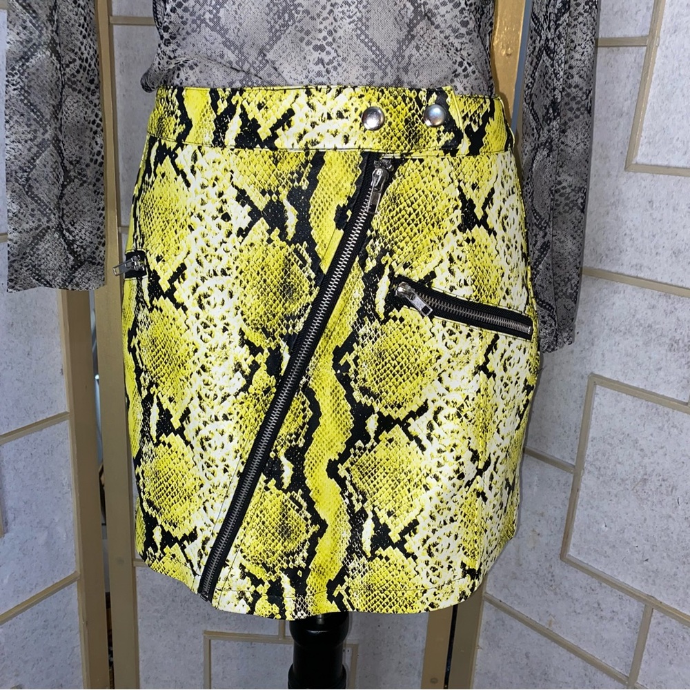 Forever 21 Yellow Snake Print Mini Skirt